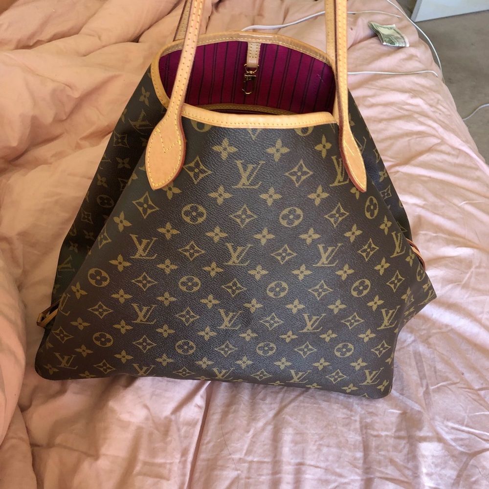 Neverfull Louis Vuitton bag